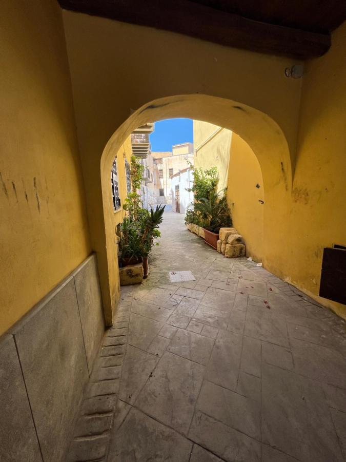 Vicolo Del Vento Stanza Scirocco Hotel Palermo Buitenkant foto